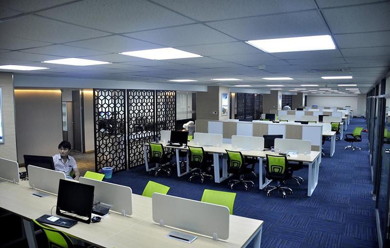 1000平簡約辦公室裝修實(shí)景圖